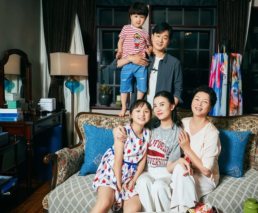 《小舍得》开播3天热度高,蒋欣演技引争议,剧情被指贩卖焦虑