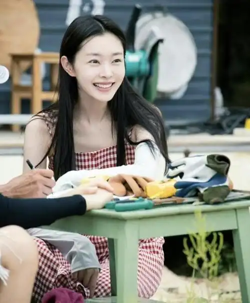 宋轶被曝学生时期情书收到手软!当看到学生照后,直呼:白月光