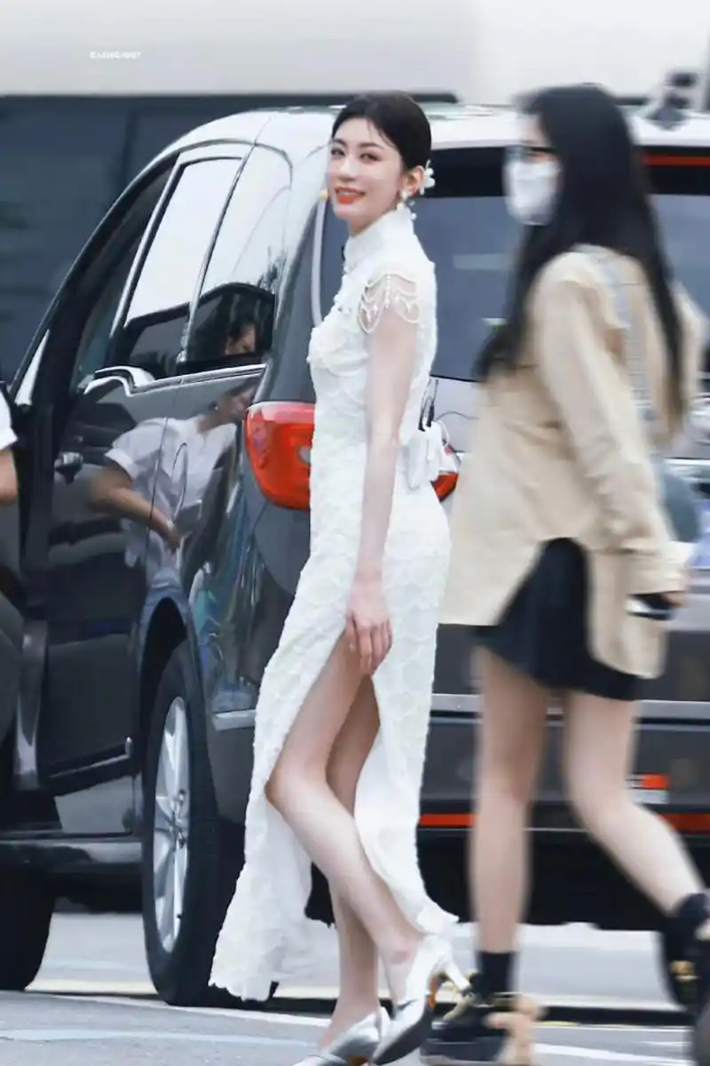 贾静雯旗袍造型,美貌依旧!姐姐一如当年!