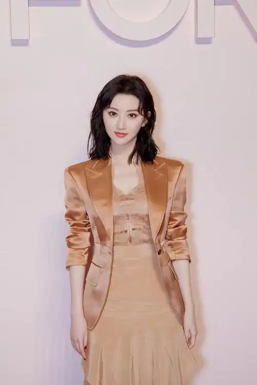 景甜被处罚,因违法广告代言被罚722万,3年内不能再接广告