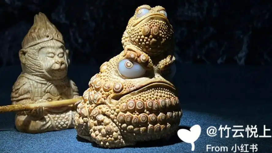 母子金蟾,杨东方老师作品#文玩女孩  #竹根雕招财金蟾  #根雕摆件