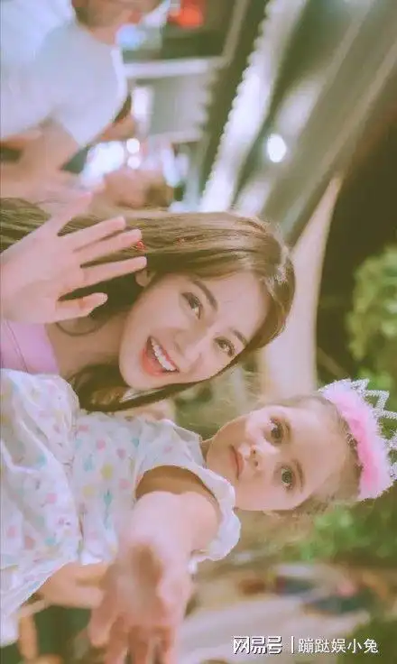 迪丽热巴的笑容有多治愈