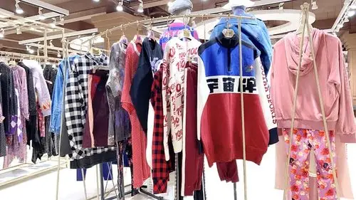 明星同款专柜女装乌丫品牌折扣秋冬装尾货货源广州明浩