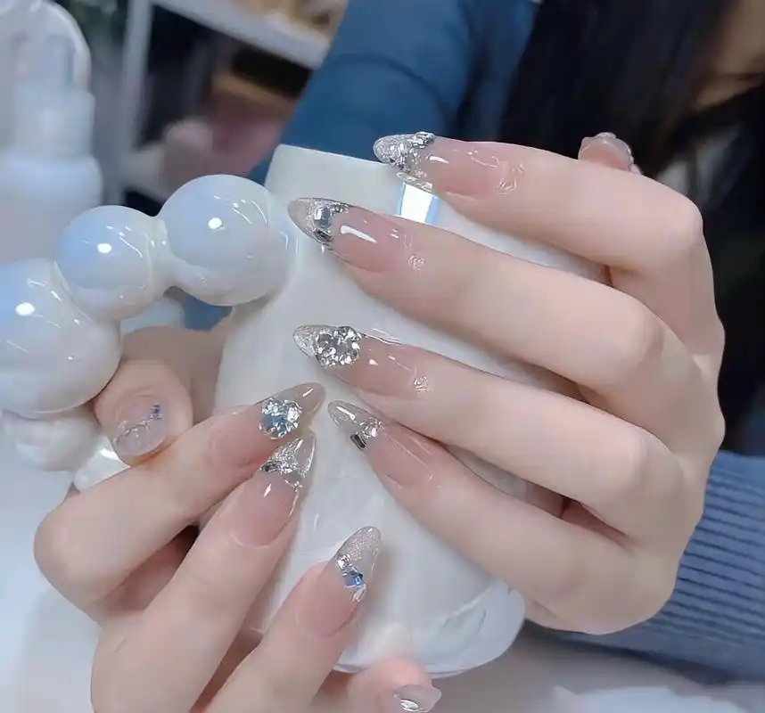 夏天指甲2023新款美甲显白气质黄皮百搭简单