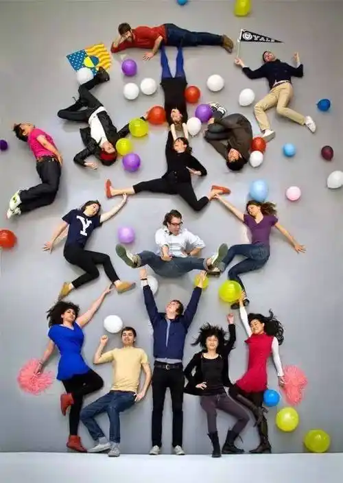 集体合照就应该这样拍太有创意了