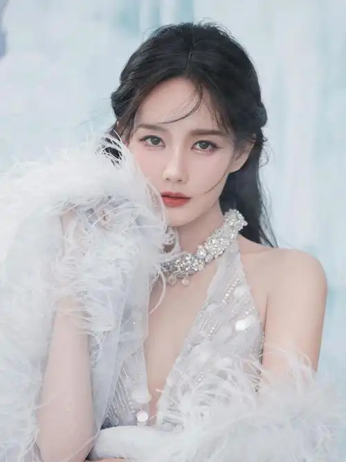 李一桐红毯造型 工作室出图_高清图集_新浪网