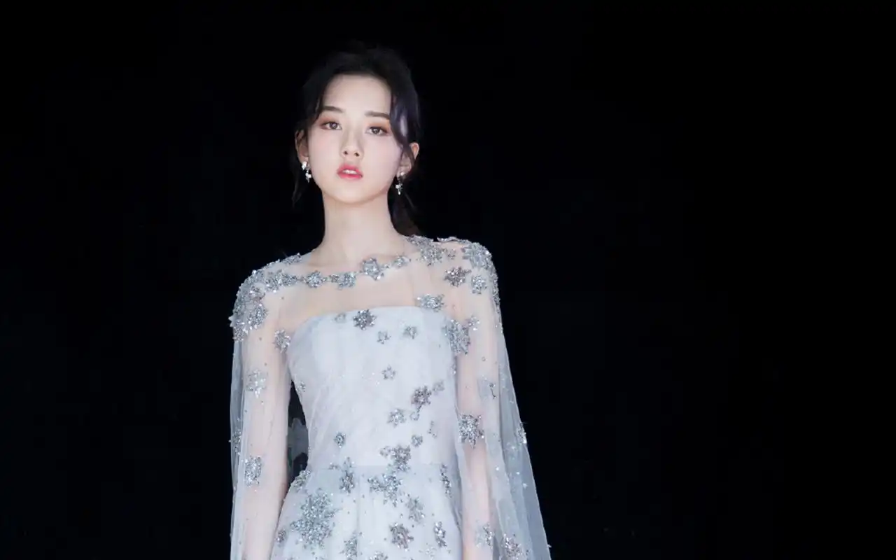 宋祖儿唯美迷人写真图片桌面壁纸-大陆明星-手机壁纸下载-美桌网