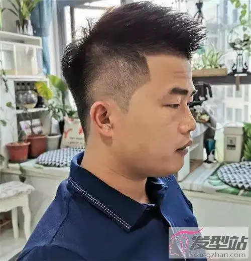 铲青流行发型男生 不同脸型适合的铲青发型盘点