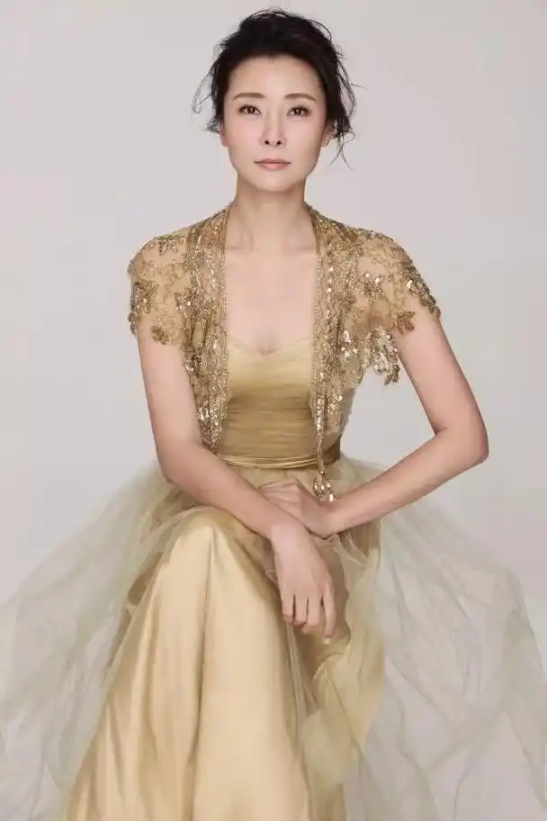 柯蓝活成理想的自己