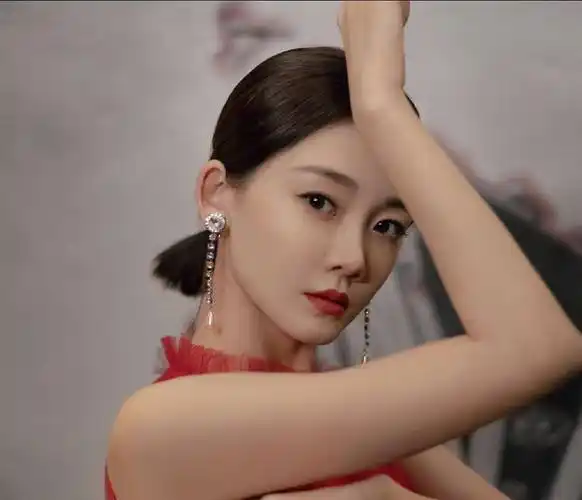 与郑恺相恋一年结婚,让陈道明失态怼大佬,网友:是个狠人_冯小刚_苗苗