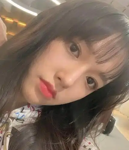 程潇晒素颜照,粉丝却被胳膊上的图案吸引,私生活真让人羡慕