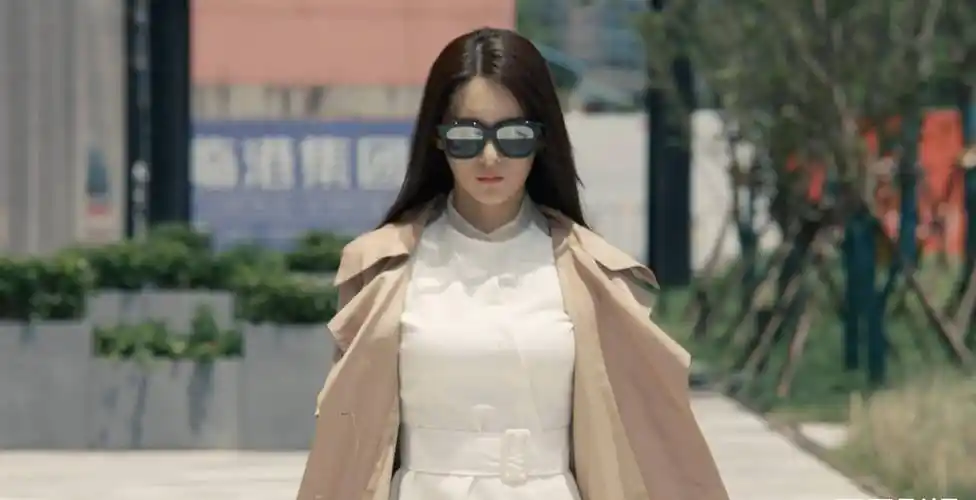 其实现在不缺年轻女演员,缺的是像孙安可这样既有颜值又有演技的,而