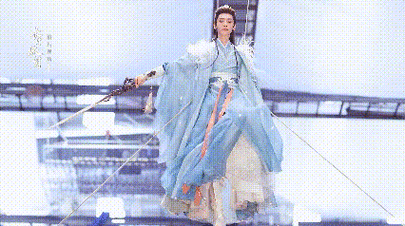 明星吊威亚大比拼,罗云熙,刘亦菲堪称"威亚界"金童玉女