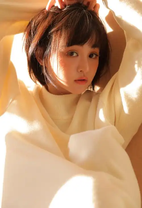 温柔性感短发美女私房唯美女生图片