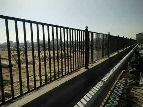 关于 阳台铁艺栏杆 结果1