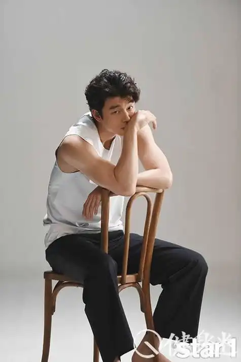 韩国明星孔刘肌肉图片 鬼怪大叔肌肉 孔侑肌肉照片 亚洲明星肌肉 腹肌