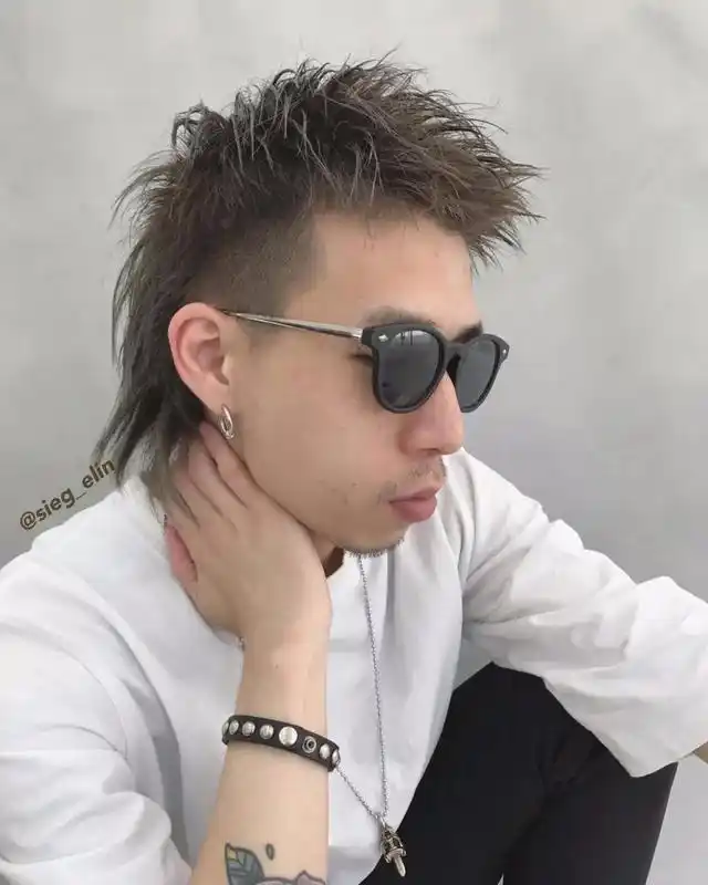 鲻鱼头巨丑无比?复古小狼尾咸鱼翻身成时尚焦点