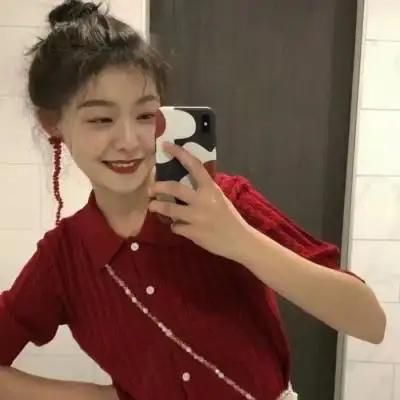 歪头杀自拍 女生头像 -得不到 又忘不了 最难熬