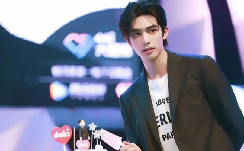 个性宋威龙帅气壁纸_下一站是幸福元宋