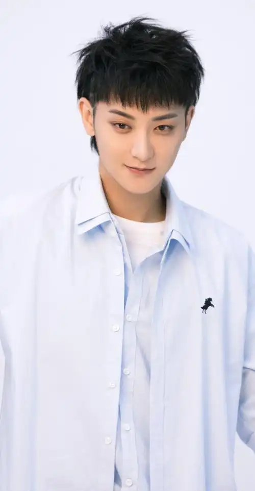 黄子韬,1993年5月2日出生于山东省<a target="