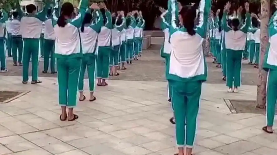 学生还要数海南的最幸福个个都能穿拖鞋上学