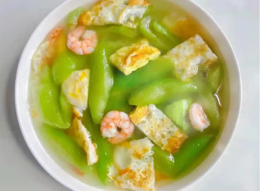 99虾仁煎蛋丝瓜汤的做法99 95虾仁煎蛋丝瓜汤是一道美味清淡的