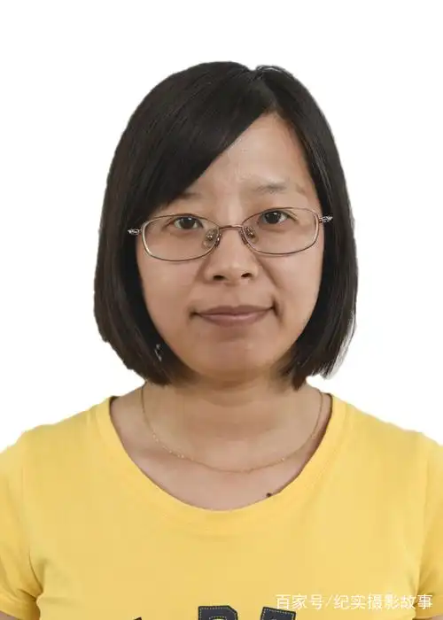 我们为贫困乡村小学,每一位老师都拍了张证件照!