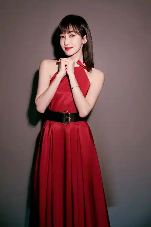 宋茜红红火火,喜庆美丽