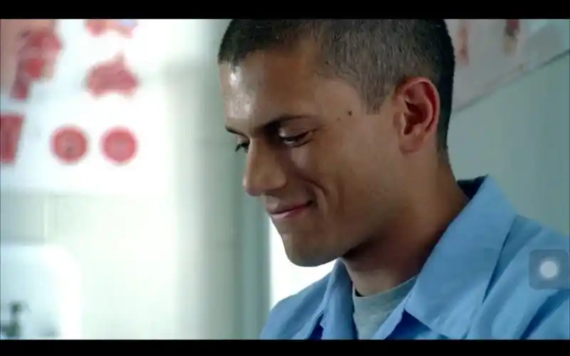 越狱男主michaelscofield和女主saratancredi感情戏cut3