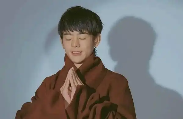 祈祷!让小斤去吧·(  )· 删除 赞 (17)回应 来自 豆瓣app