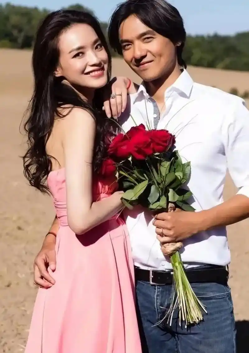 黎明父亲一看是舒淇就说:"我们不可能让你进家门,你趁早死了这条心","