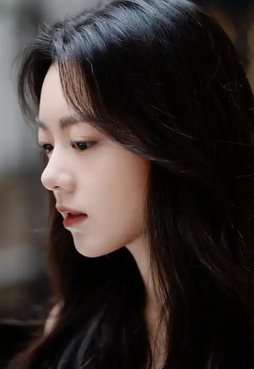 赵今麦超话色彩隐匿眸间,采撷秋日浪漫,跟随@赵今麦angel共启奇妙之旅