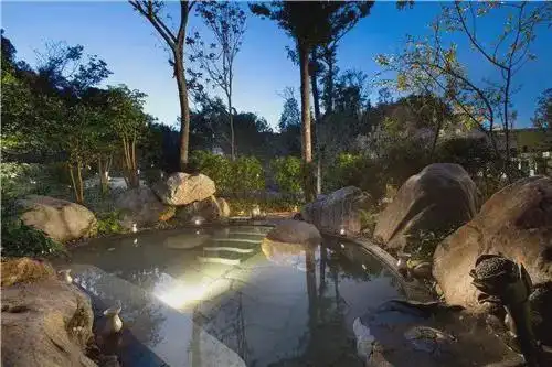 康养之旅腾冲玛御谷悦榕庄体验私汤户外温泉