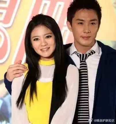 安以轩##美妆v赏#后来李承铉娶了戚薇,过上了幸福快乐的日子,安以轩