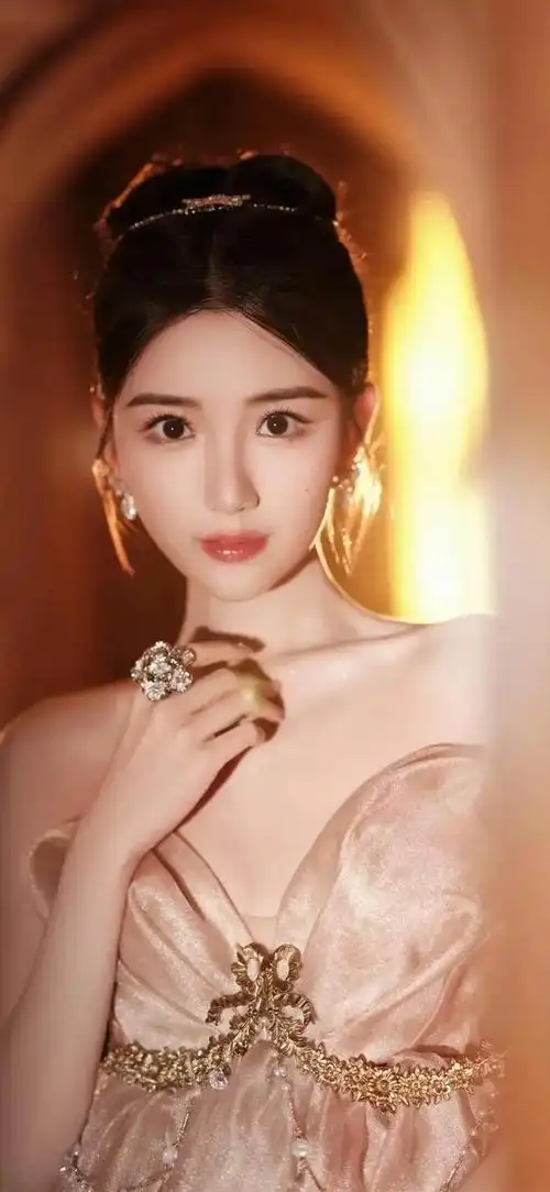 美女系列壁纸第61期,我们迎来了优雅迷人的毛晓彤.