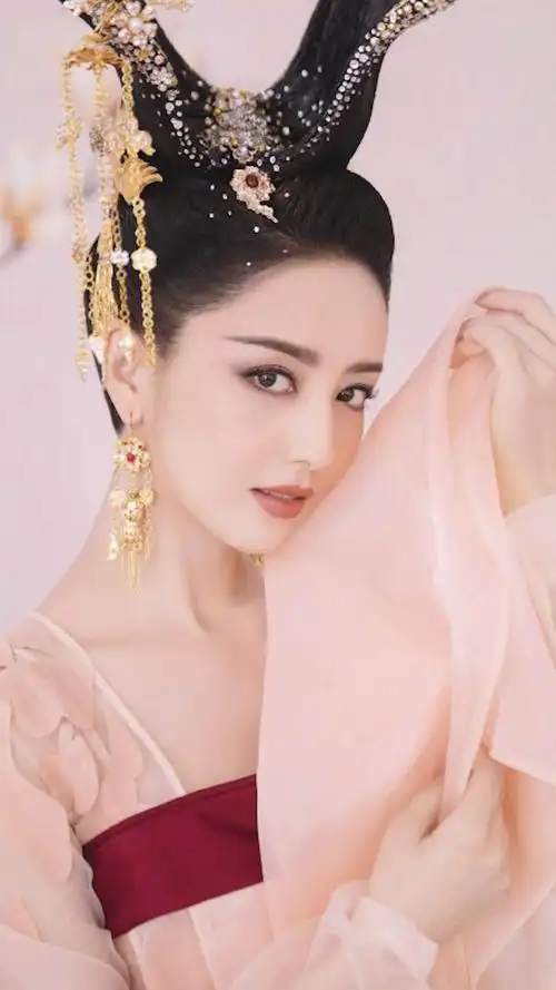 佟丽娅古装写真曝光顾盼生姿美若画中人