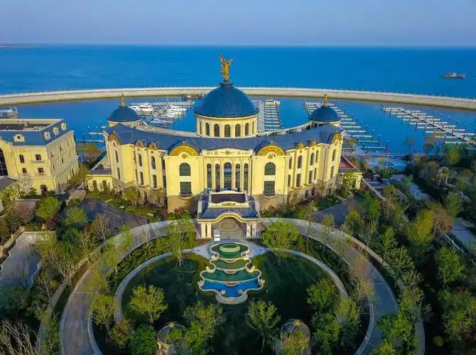 青岛东方影都融创游艇会