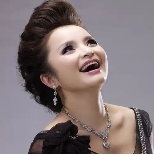 中国著名花腔女高音歌唱家吴碧霞_maka平台h5创意作品