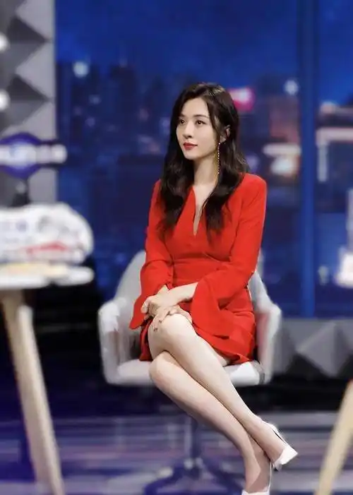 她差点亲吐胡歌,亲肿了张嘉译的嘴,人说吻戏一姐_王晓晨_作品