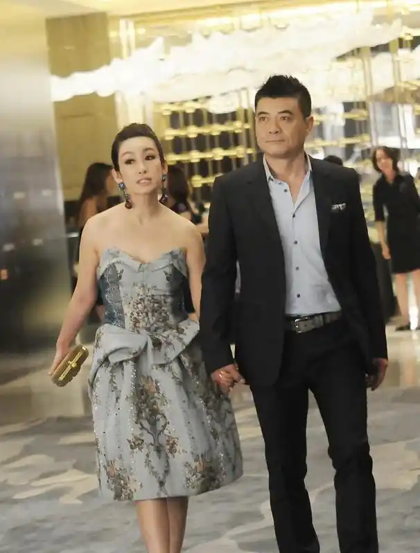 秦海璐:三十岁不结婚是很正常的事 秦海璐在一档节目中首次分享自己的