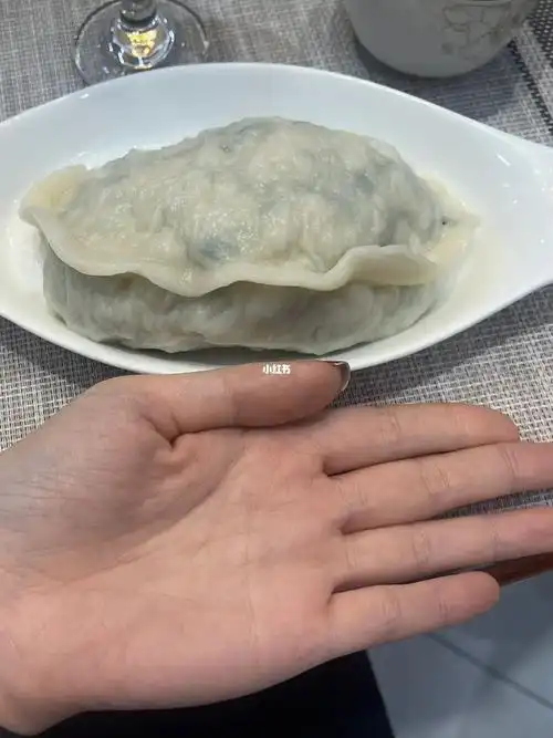 作为土生土长的烟台人,鲅鱼饺子09吃过很大的到头一回吃这么大的,比
