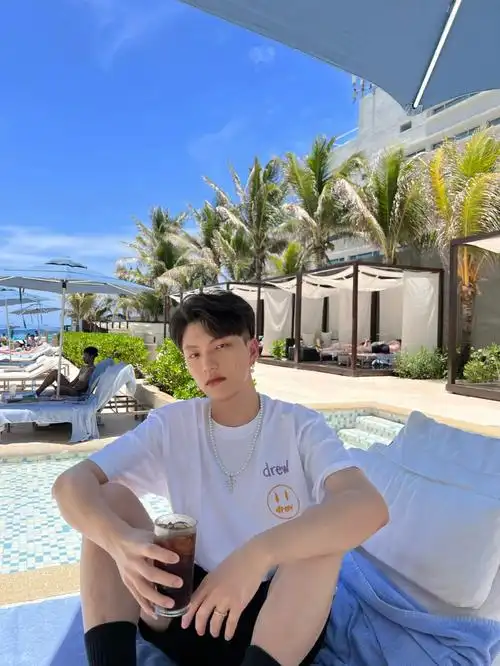 ssense  #drew  #drewhouse  #justinbieber#ootd  #男生穿搭