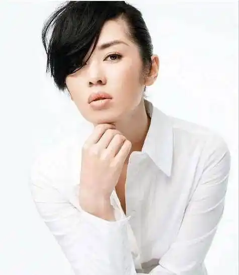 与黄渤张涵予搭档的大美人,咋就遭到章子怡瞧不起?_余男_影后_实力