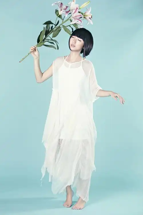 汪睿《岁月流沙》mv首播 唱少年恋情过往匆匆