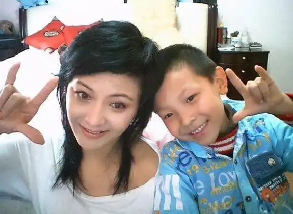 网曝那英准备和现任丈夫孟桐离婚,她和前任老公高峰是因何分手的呢?