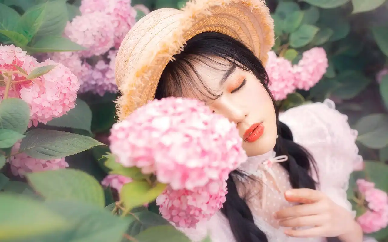 森系美女治愈系写真高清桌面壁纸