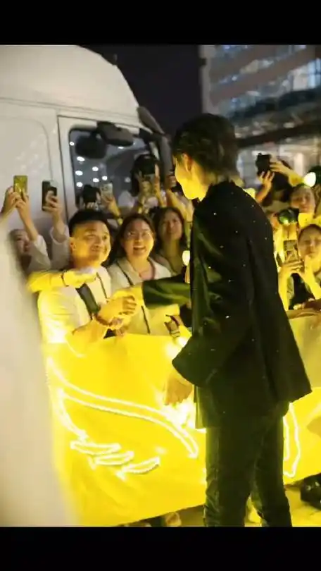 刘宇宁与粉丝之间的相互奔赴