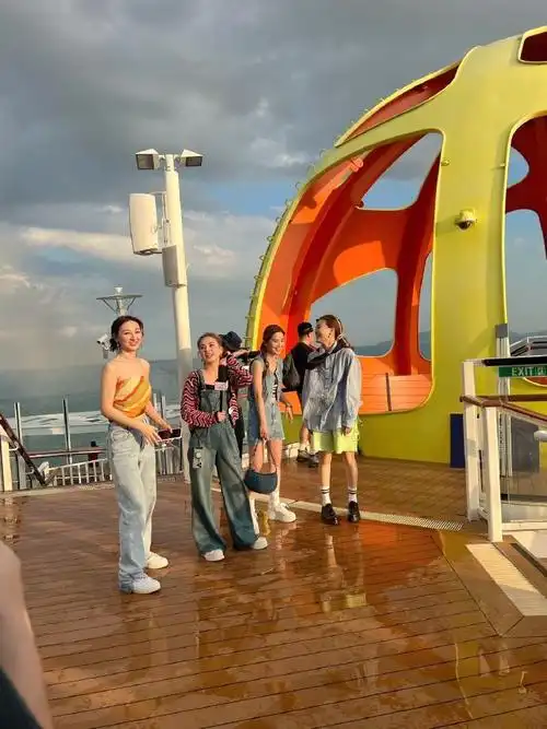 容祖儿twins高海宁一起旅行##容祖儿twins高海宁邮轮照