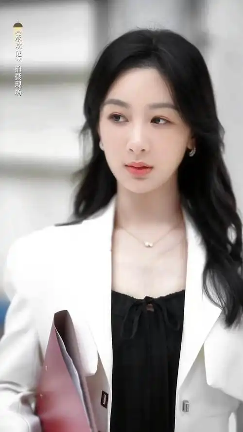 杨紫承欢记麦承欢职业装造型有每一套都好漂亮好干练
