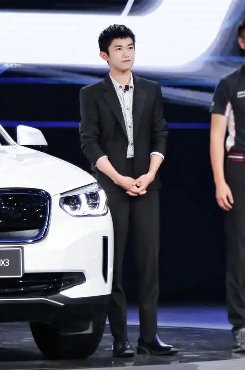 易烊千玺 bmw宝马新生代代言人